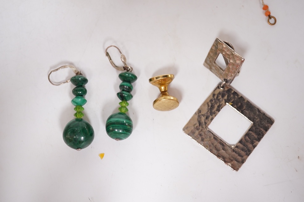 A small quantity of assorted mainly costume jewellery including a pair of malachite earrings and a graduated coral bead necklace, together with an Omega watch box and a gentleman's Quamer quartz wrist watch. Condition -